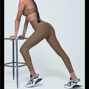 Alo Hot Cocoa 7/8 Airlift Leggings